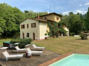 Tasteful villa in Firenze Incisa Reggello with bubble bath Pian Di Sco
